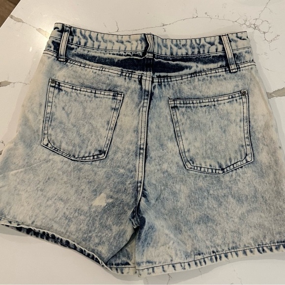 Forever 21 Acid Wash Jean Shorts 30 EUC - Picture 7 of 10